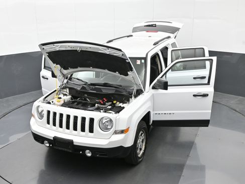 Used 2016 Jeep Patriot Sport AWD/4WD image 42