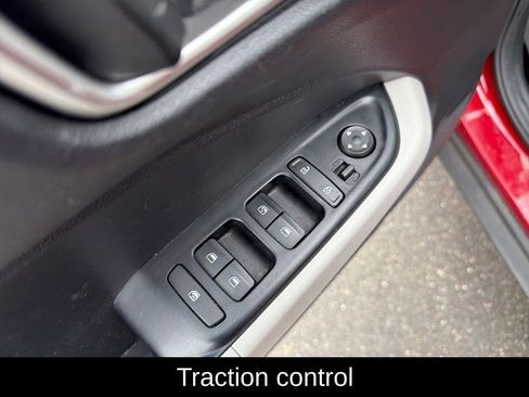 Used 2023 Hyundai Venue SEL image 12