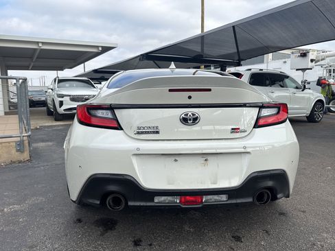 Used 2022 Toyota GR86 Premium image 4
