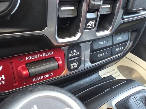 New 2025 Jeep Gladiator Rubicon w/ Convenience Group image 36