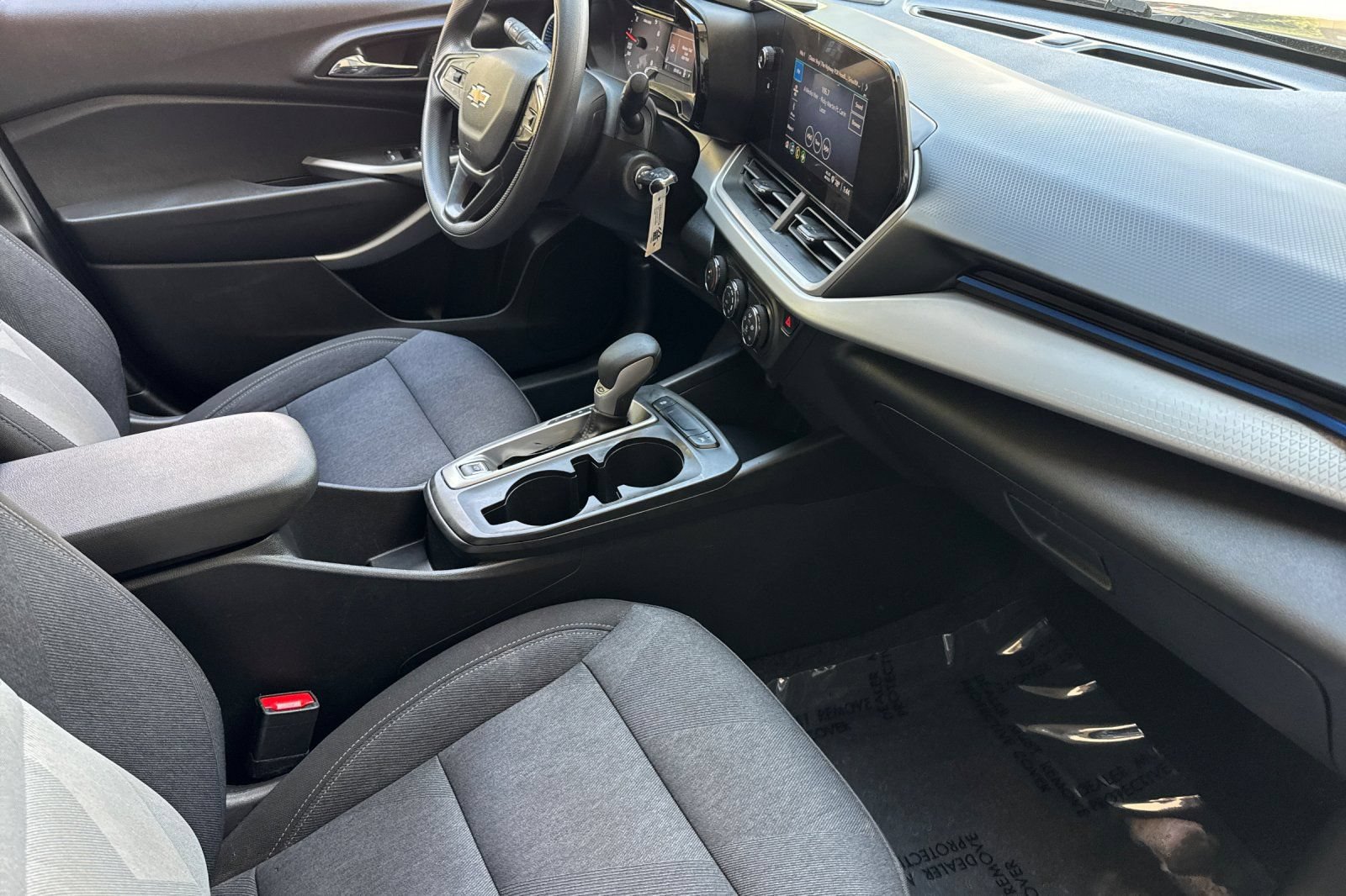 Used 2024 Chevrolet Trax LS w/ LS Convenience Package FWD image 19