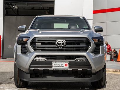 New 2025 Toyota Tacoma SR5