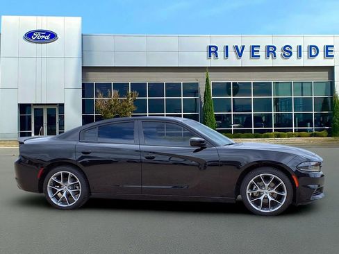 Used 2023 Dodge Charger SXT w/ Plus Group RWD image 8