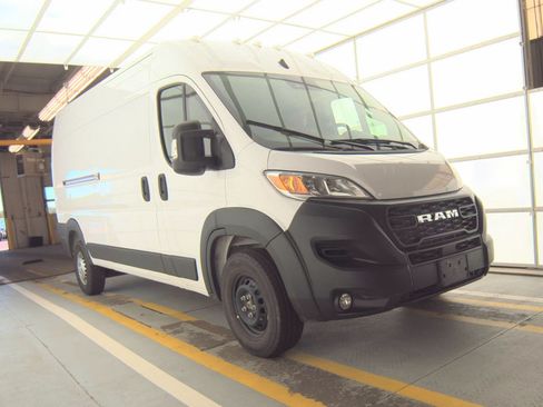 Used 2025 RAM ProMaster 3500 w/ Convenience Group FWD image 2