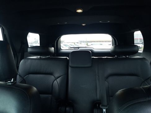 Used 2019 Ford Explorer XLT w/ Equipment Group 201A FWD image 19