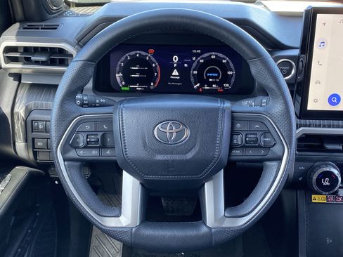 Certified 2025 Toyota 4Runner 4WD image 17