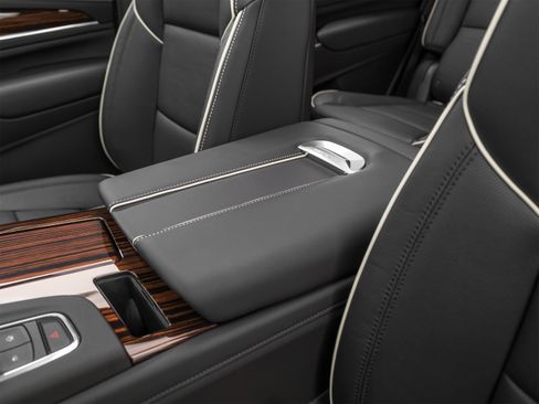 Used 2022 Cadillac Escalade Sport Platinum RWD image 39
