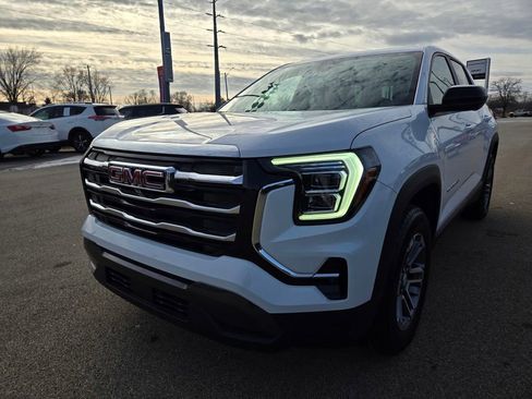 New 2025 GMC Terrain Elevation w/ Technology Package II image 3