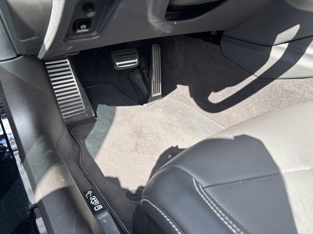 Used 2025 Chevrolet Corvette Z06 RWD image 15
