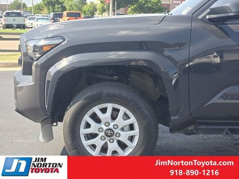 Used 2025 Toyota Tacoma SR5 AWD/4WD image 8