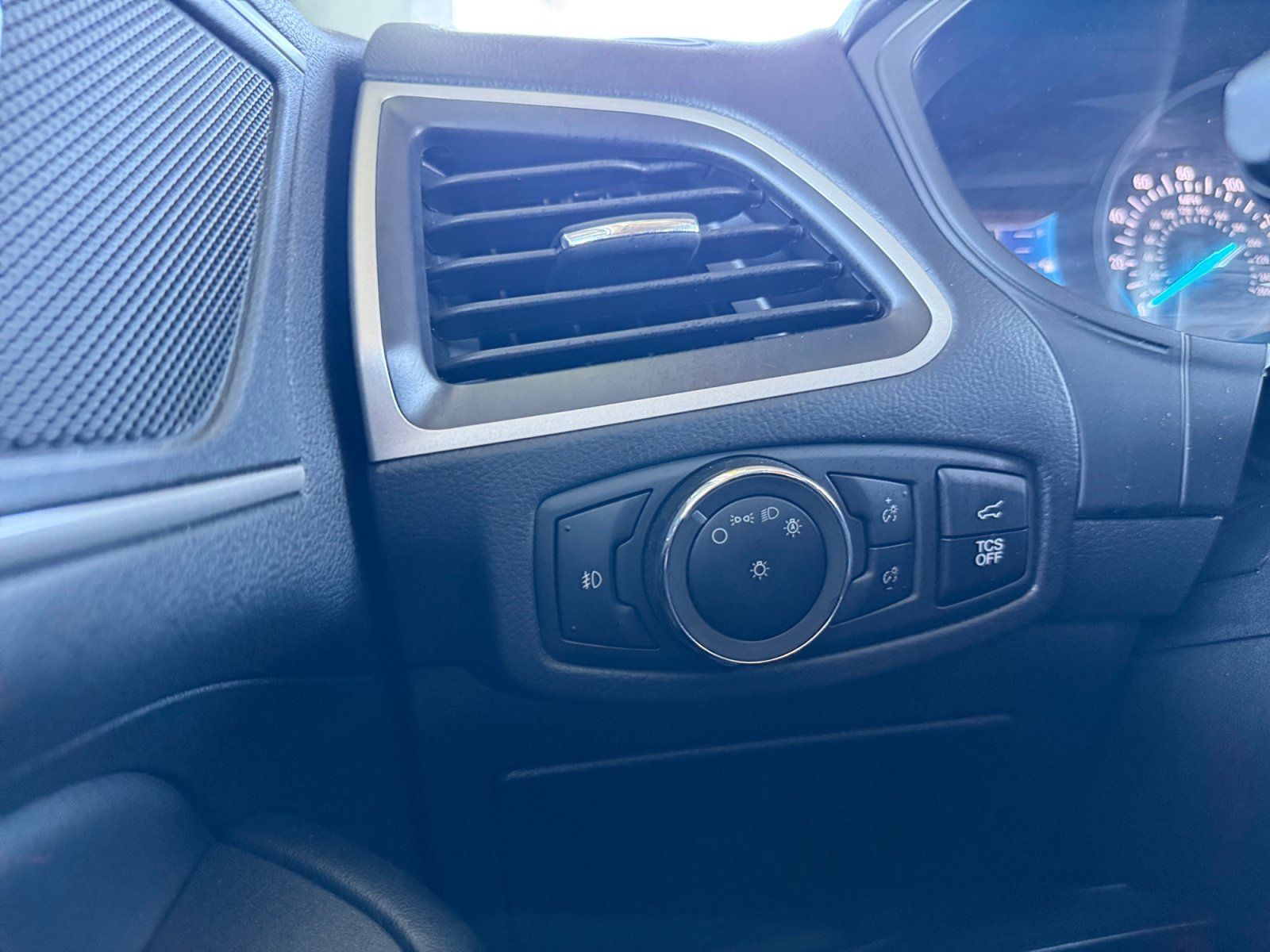 Used 2024 Ford Edge SEL w/ Convenience Package AWD/4WD image 21
