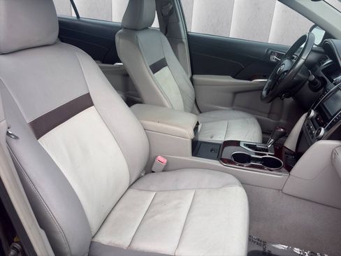 Used 2013 Toyota Camry XLE FWD image 15