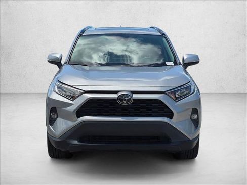 Used 2020 Toyota RAV4 XLE Premium FWD image 2