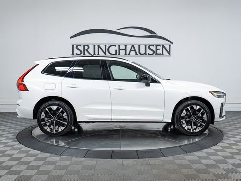 New 2026 Volvo XC60 B5 Plus w/ Climate Package image 4