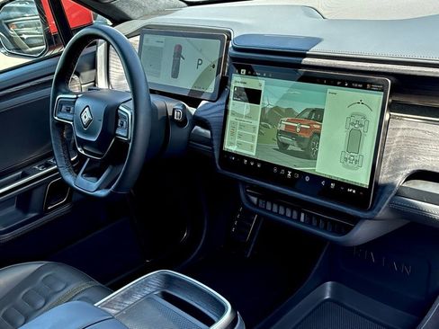 Used 2024 Rivian R1S Adventure image 27