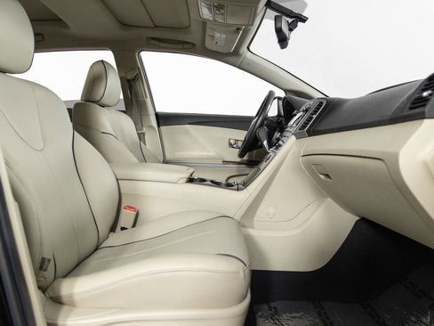 Used 2012 Toyota Venza XLE w/ XLE Premium Pkg image 26