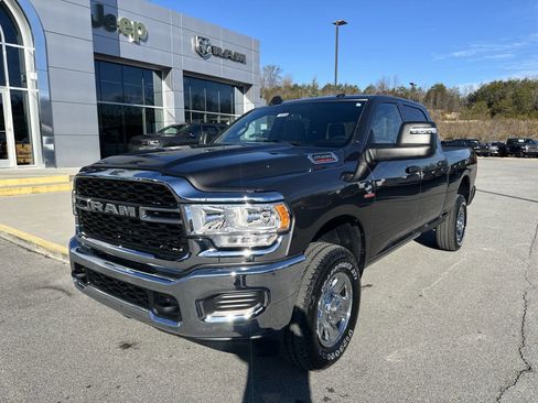 New 2024 RAM 2500 Tradesman w/ Chrome Appearance Group image 2