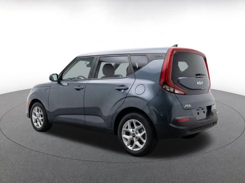 Used 2025 Kia Soul LX w/ LX Technology Package FWD image 7