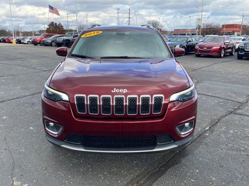 Used 2019 Jeep Cherokee Limited image 3