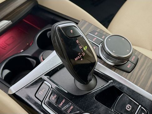 Used 2023 BMW 540i w/ Premium Package image 20