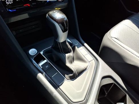 Used 2024 Volkswagen Tiguan SE R-Line image 20