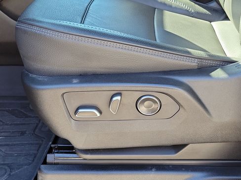 Used 2024 GMC Yukon XL Denali image 21