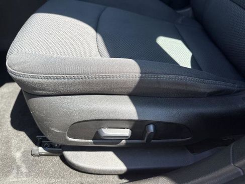 Used 2018 Chevrolet Cruze LT w/ Convenience Package FWD image 42