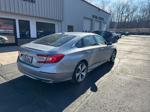 Used 2019 Honda Accord Touring image 8