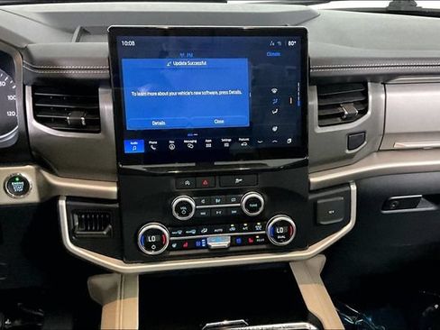 Used 2023 Ford Expedition XLT RWD image 6