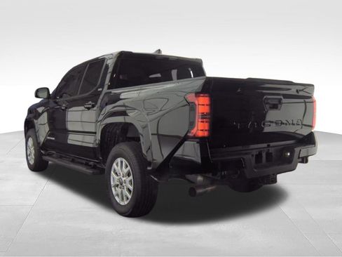 Used 2025 Toyota Tacoma SR5 RWD image 9
