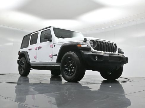 Used 2025 Jeep Wrangler Sport image 44
