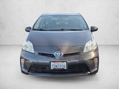 Used 2014 Toyota Prius Three FWD image 2