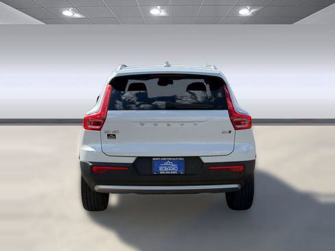 Used 2023 Volvo XC40 B5 Plus AWD/4WD image 10