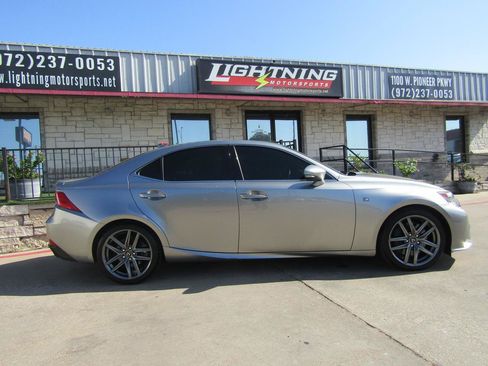 Used 2016 Lexus IS 200t RWD image 5