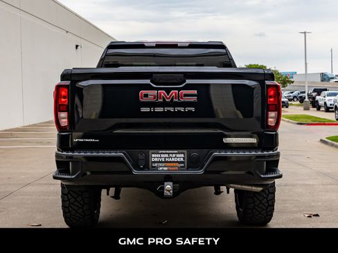 Used 2024 GMC Sierra 1500 Elevation AWD/4WD image 8