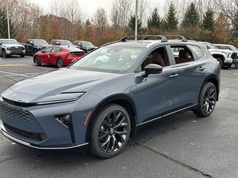 New 2025 Toyota Crown Signia w/ Advanced Technology Package image 3