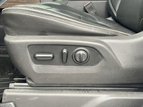 Used 2019 Chevrolet Silverado 1500 High Country w/ Technology Package image 20