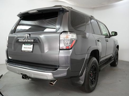 Used 2017 Toyota 4Runner TRD Off-Road AWD/4WD image 9