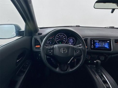 Used 2021 Honda HR-V Sport image 3