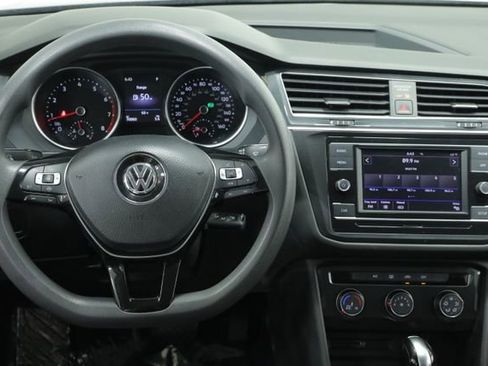 Used 2019 Volkswagen Tiguan S image 12