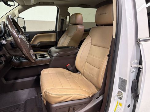 Used 2019 GMC Sierra 3500 Denali w/ Duramax Plus Package AWD/4WD image 12