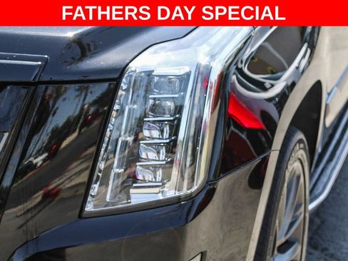 Used 2019 Cadillac Escalade ESV Luxury w/ Escalade Sport Edition AWD/4WD image 8