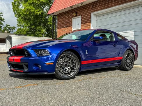 Used 2014 Ford Mustang Shelby GT500 w/ Equipment Group 821A image 2
