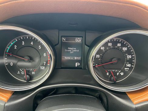 Used 2011 Jeep Grand Cherokee Overland Summit image 37