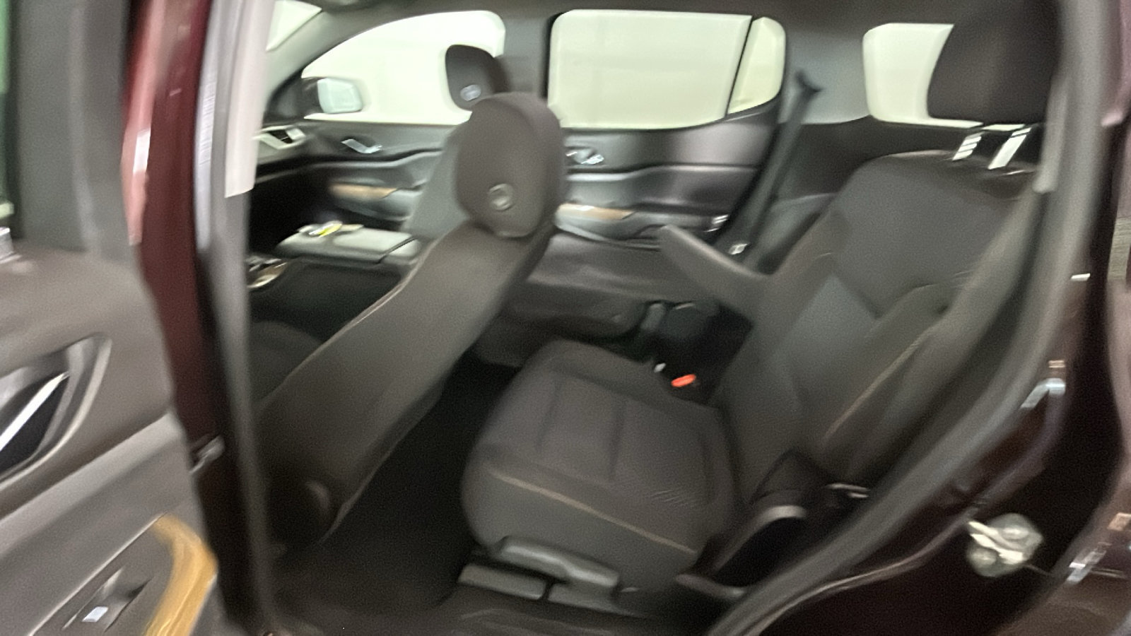 Used 2020 GMC Acadia SLE w/ Driver Convenience Package FWD image 32