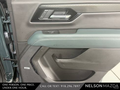 Used 2025 GMC Yukon AT4 w/ AT4 Premium Plus Package AWD/4WD image 45