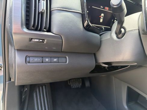 New 2026 Nissan Pathfinder SL FWD image 18