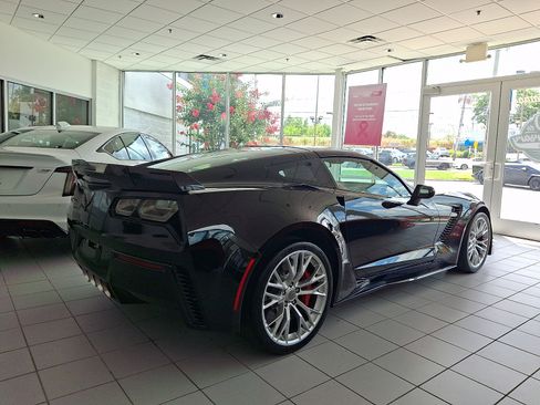Used 2016 Chevrolet Corvette Z06 w/ 3LZ Preferred Equipment Group RWD image 6