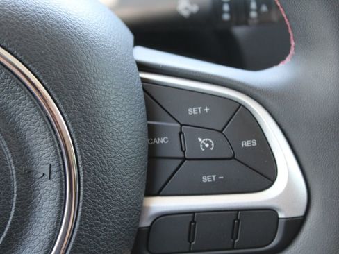 Used 2023 Jeep Renegade Trailhawk AWD/4WD image 12