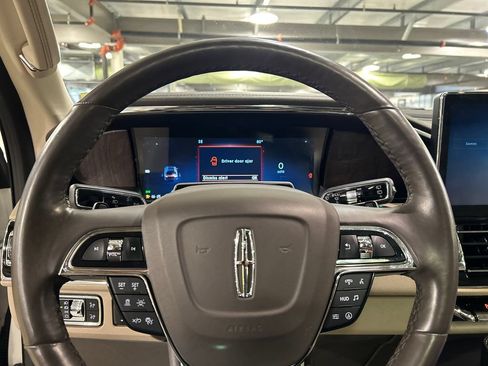 Used 2022 Lincoln Navigator L Reserve AWD/4WD image 11